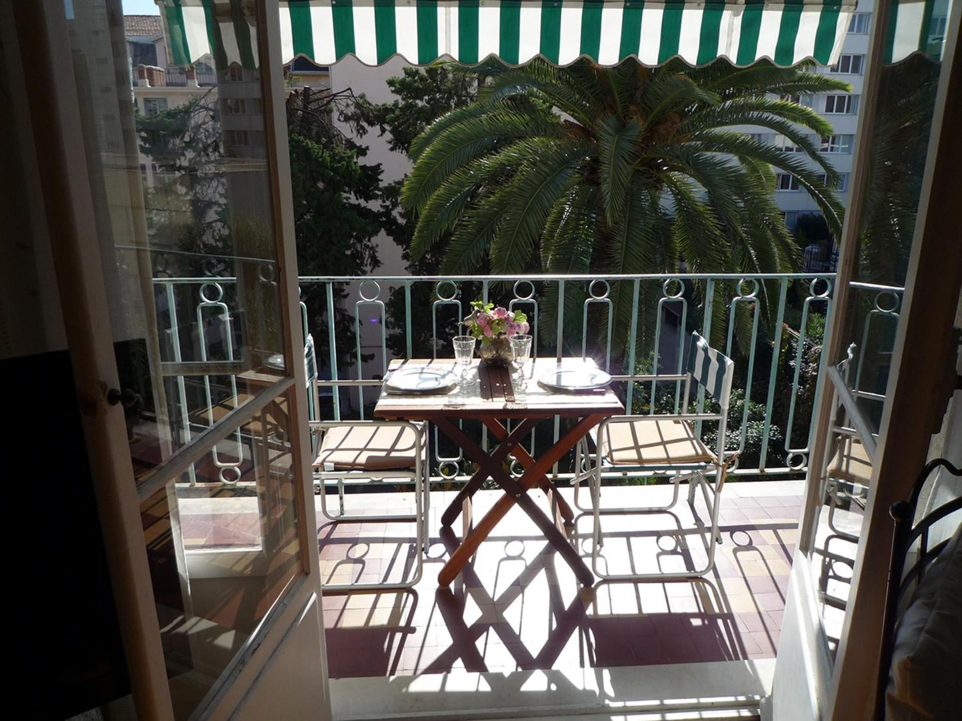 Centre, Deux Pieces, Calme, Terrasse Plein Sud Nice