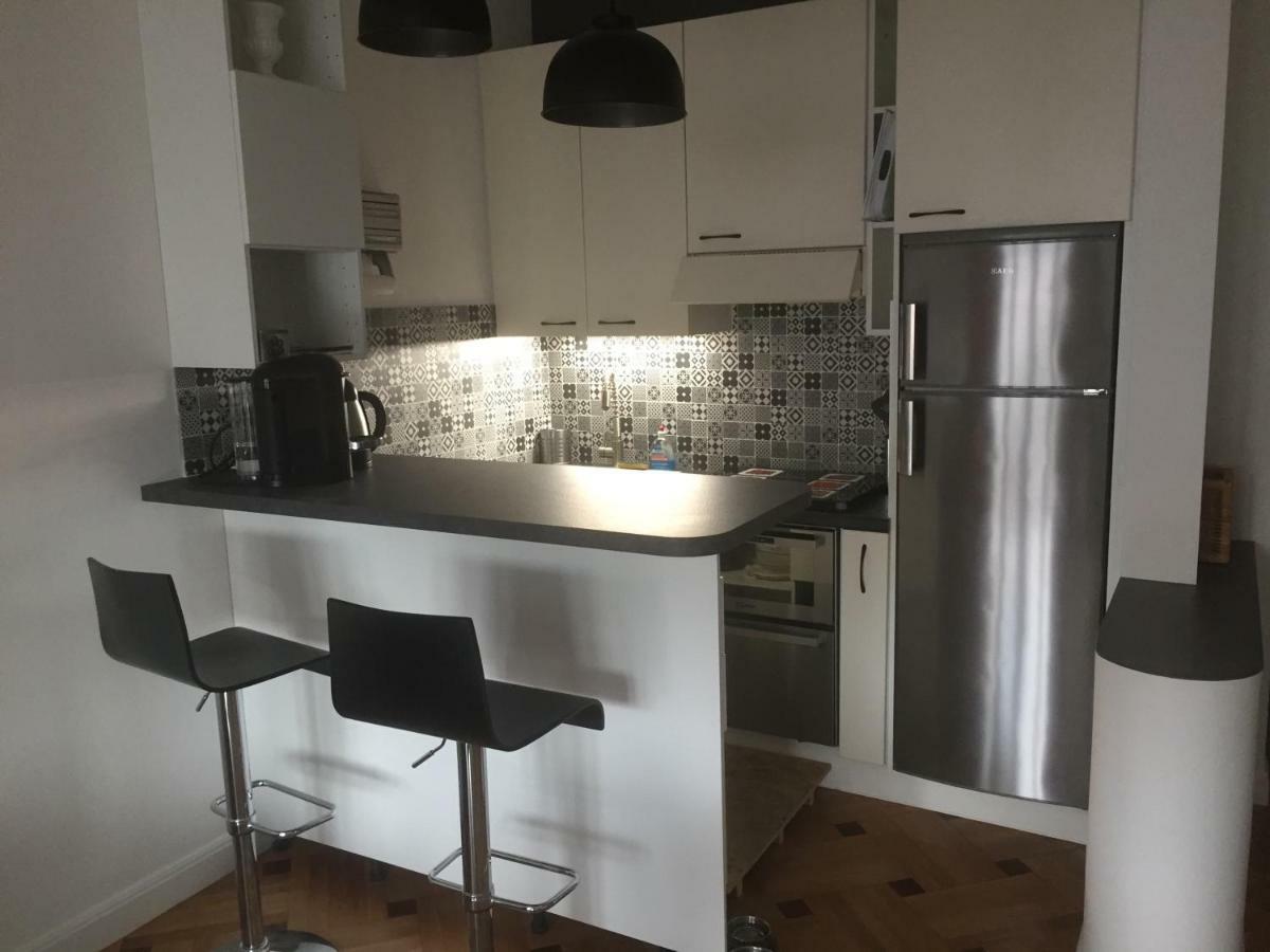 Apartment Centre, Deux Pieces, Calme, Terrasse Plein Sud *